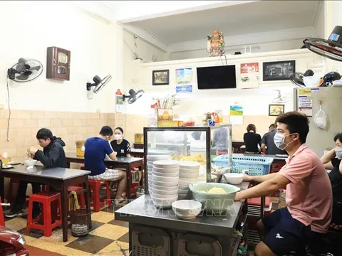 Từng bước 'bình thường hóa' với dịch COVID-19