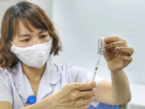 Chính phủ chỉ đạo Bộ Y tế thực hiện hợp đồng cung cấp vaccine phòng COVID-19 do AstraZeneca sản xuất