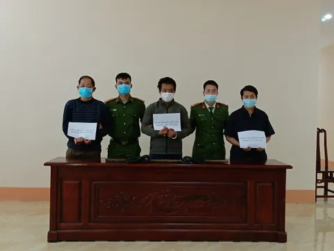 Bắt cán bộ xã lấy trộm gần 600 triệu đồng đi đánh bạc ở Hà Giang