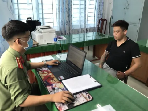 Bắt hai thanh niên lừa bán kit test COVID-19 trên mạng, chiếm đoạt hơn 300 triệu