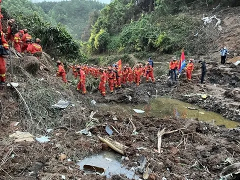Tìm thấy hộp đen của máy bay chở 132 người gặp nạn ở Trung Quốc