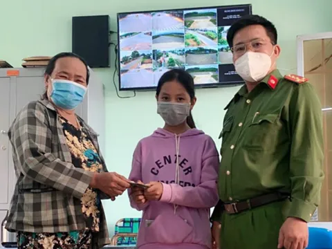 Phú Yên: Bé gái 13 tuổi trả lại gần 7 triệu đồng nhặt được