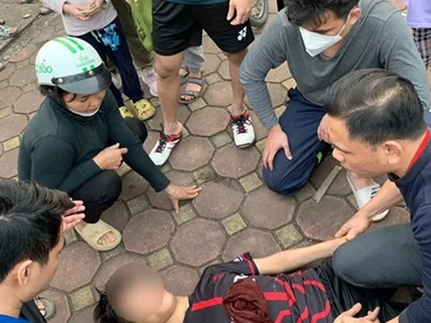 Kịp thời cứu nam thanh niên có dấu hiệu co giật, ngã quỵ trên phố