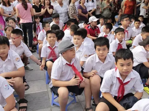 Hà Nội cho học sinh từ lớp 1 đến lớp 6 đi học trực tiếp từ ngày 6/4