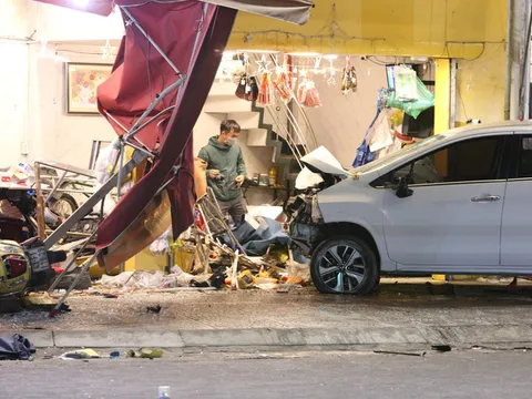 Tài xế ô tô lao thẳng vào tiệm bánh mì ở Đà Nẵng có sử dụng rượu bia