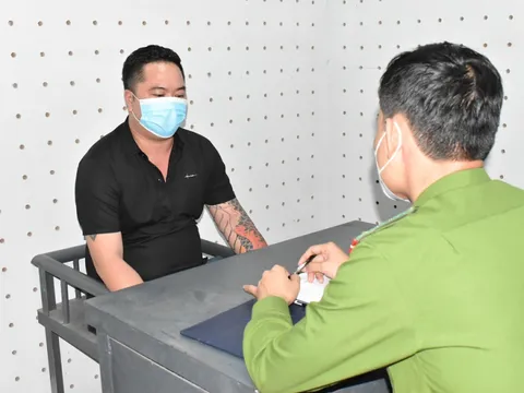 Tạm giữ tài xế xe ôtô tông chết người phụ nữ đi tập thể dục rồi bỏ trốn