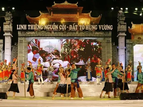 Chương trình nghệ thuật 'Linh thiêng nguồn cội - Đất Tổ Hùng Vương'