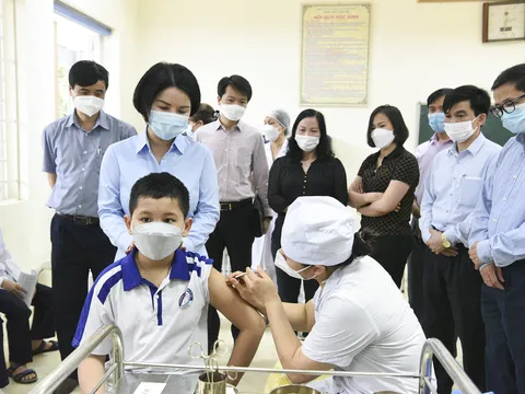 Hà Nội ngày đầu tiêm chủng vaccine COVID-19 cho trẻ từ 5 đến dưới 12 tuổi