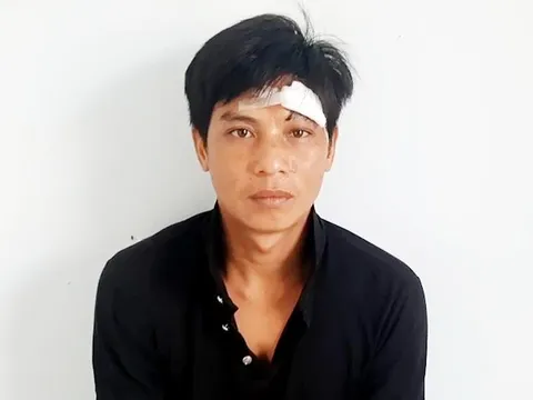 Tạm giữ đối tượng đuổi chém mẹ, đâm anh ruột tử vong ở An Giang