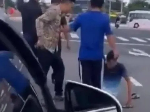 Truy tìm nhóm người hành hung tài xế Grab giữa đường phố Đà Nẵng