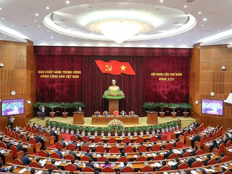 Ngày làm việc thứ năm của Hội nghị Trung ương 5