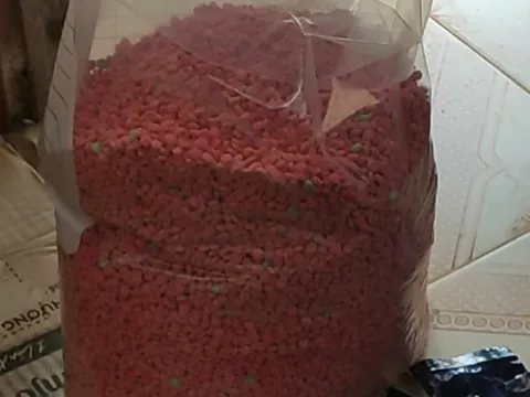 Phát hiện túi nylon chứa 72.000 viên ma túy tổng hợp bên đường