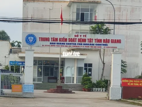 Vụ túi quà 450 triệu đồng của Công ty Việt Á: Giám đốc CDC Hậu Giang đã nộp lại