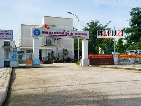 Bắt nguyên Giám đốc CDC Hậu Giang và hai thuộc cấp