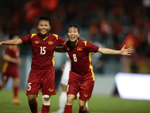 Tuyển nữ Việt Nam nhận thưởng lớn sau khi ngược dòng thắng 2-1 Philippines