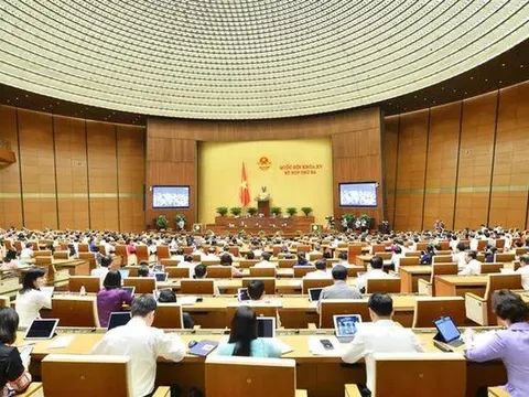 Quốc hội thảo luận KTXH và ngân sách Nhà nước