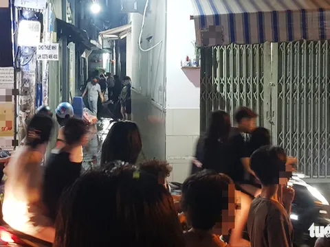 Nam thanh niên bị 1 người phụ nữ lớn tuổi đâm chết ở TP.HCM