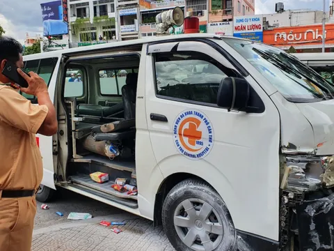 Kẻ ngáo đá trộm xe cấp cứu phóng bạt mạng làm náo loạn nhiều tuyến phố