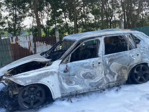 Phát hiện thi thể người cháy đen trong chiếc xe ô tô ở Vĩnh Phúc