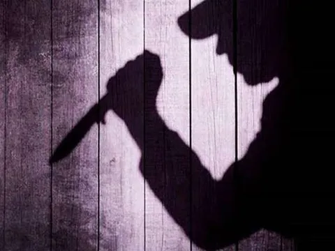 Người giao trái cây bị chủ nhà đâm tử vong trên bàn nhậu