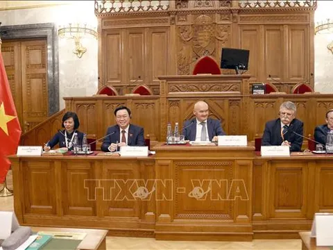 Chủ tịch Quốc hội Việt Nam và Chủ tịch Quốc hội Hungary chủ trì Toạ đàm lập pháp