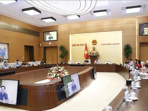 Ngày 6/7, Ủy ban Thường vụ Quốc hội họp bất thường xem xét giảm thuế bảo vệ môi trường với xăng dầu