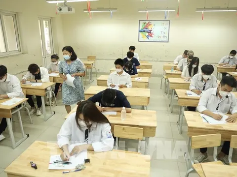 Hành vi thi hộ và thuê người thi hộ bị xử phạt như thế nào?