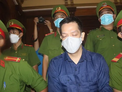 Vì sao hoãn phiên xử 'dì ghẻ' và cha ruột bạo hành dẫn đến tử vong bé gái 8 tuổi?