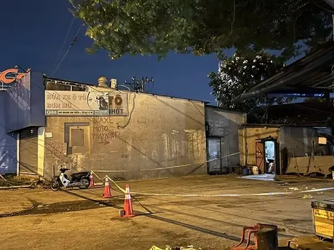 Bình Dương: Dắt xe chắn lối ra vào, nhân viên rửa xe bị đâm chết