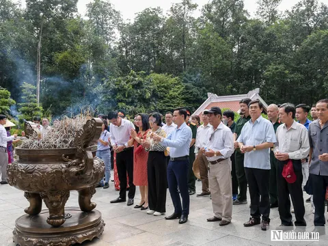 Hội Luật gia Việt Nam dâng hương tưởng niệm Chủ tịch Hồ Chí Minh