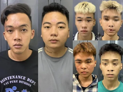 Khởi tố nhóm thanh thiếu niên dùng kiếm chặn xe cướp tài sản ở Hà Nội