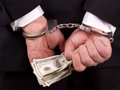 Trà Vinh: Đình chỉ công tác hai cán bộ công an có dấu hiệu lừa đảo và tham ô tài sản