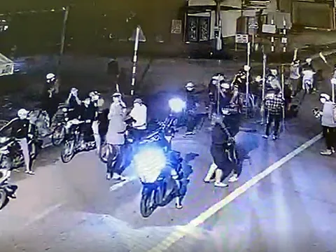 Hơn 50 thanh niên mang hung khí đi hỗn chiến, 1 người bị chém trọng thương