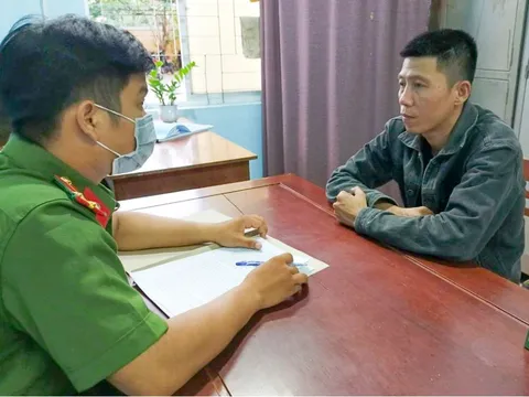 Tiểu tiện trước quán nhậu, người đàn ông bị đâm trọng thương