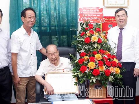 Trọn lòng với Đảng