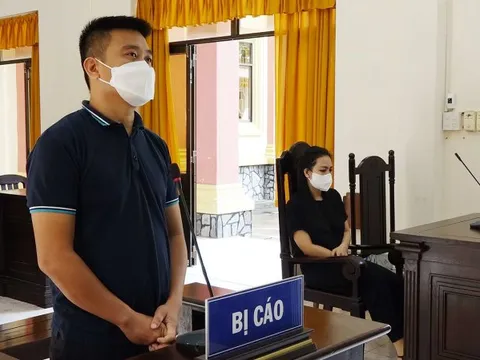 Đâm ô tô vào vợ cũ để xả cơn ghen, người đàn ông lãnh án 7 năm tù