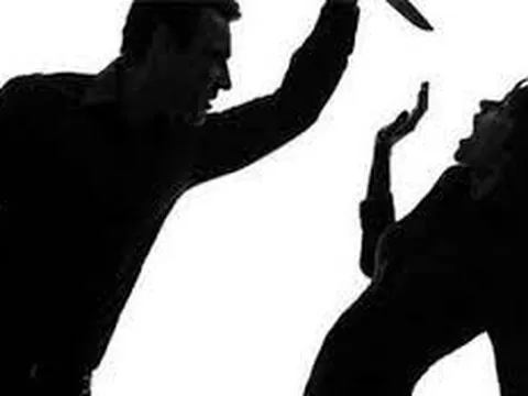 Người chồng chém đứt lìa hai cánh tay vợ đối diện với mức án nào?