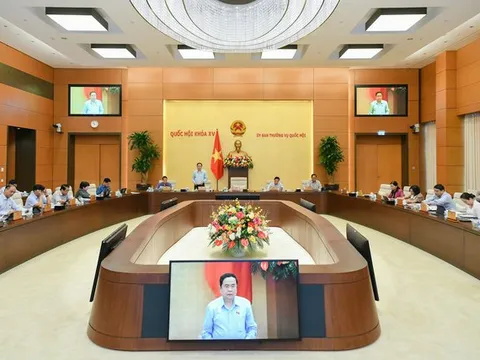 Ủy ban Xã hội báo cáo một số vấn đề về Dự thảo Luật Khám bệnh, chữa bệnh (sửa đổi)