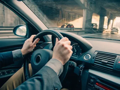 Giao ôtô cho người không có bằng lái điều khiển có bị xử phạt?