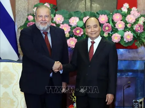 Chủ tịch nước Nguyễn Xuân Phúc hội kiến Thủ tướng Cuba