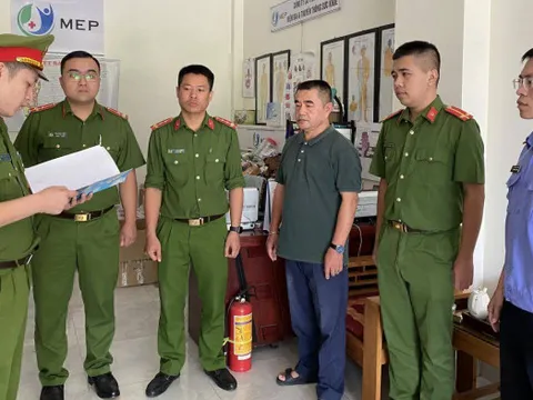Bắt nguyên Phó Giám đốc và Phó trưởng phòng Kế hoạch CTCP dâu tằm tơ Mộc Châu