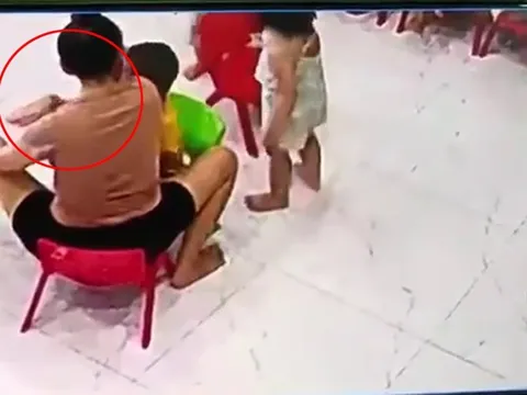 Quảng Nam: Xử phạt cô giáo hất cùi chỏ vào mặt bé trai 3 tuổi