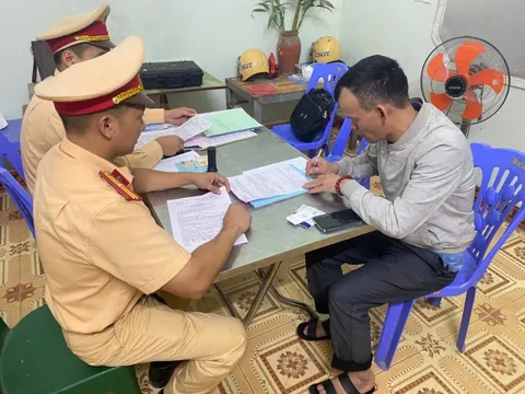 Xe tải chặn đầu xe cứu thương: Trường hợp nào lái xe tải bị xử lý hình sự?