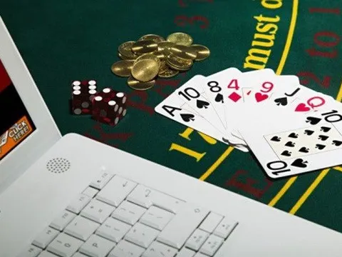 Khởi tố, bắt tạm giam nhóm cựu công an trại giam ở Hải Dương đánh bạc qua mạng