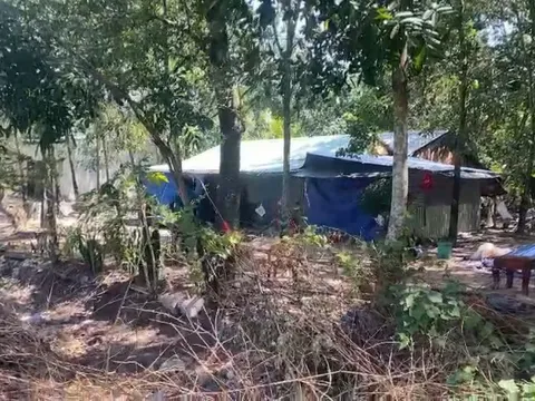 Điều tra vụ án mạng khiến chồng chết, vợ bị thương ở Bình Phước