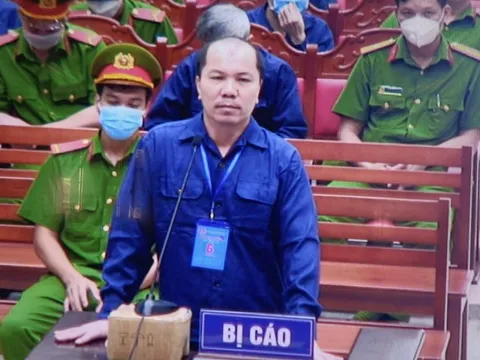 Xử vụ buôn lậu 200 triệu lít xăng dầu: Thuyền trưởng tàu Western Sea khai gì tại tòa?