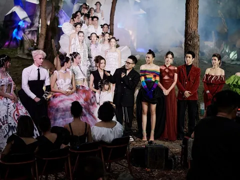 Trải nghiệm đa giác quan với show thời trang giữa rừng thông See in the Forest