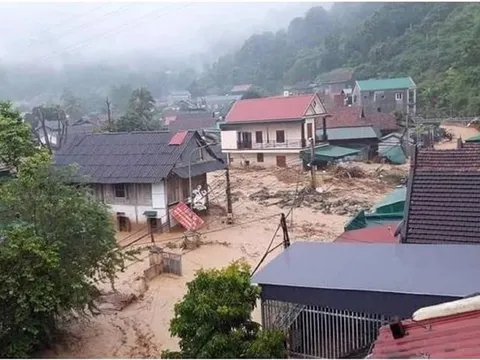 Ca sĩ Du Thiên cùng CEO của S-Beauty hướng về miền Trung khắc phục hậu quả sau bão Noru