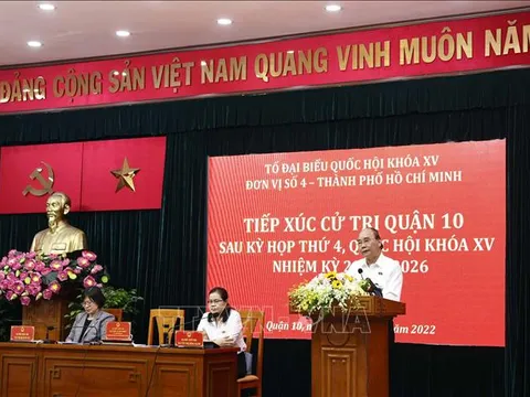 Chủ tịch nước Nguyễn Xuân Phúc tiếp xúc cử tri TP Hồ Chí Minh