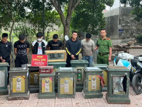 Bắt nhóm đối tượng chuyên trộm két sắt ở đền, chùa